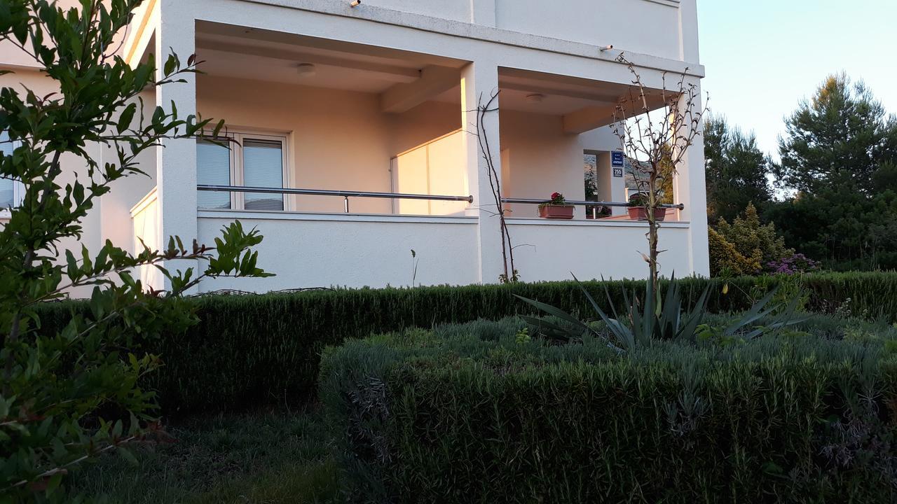 Apartments 255 Grebastica Exterior photo